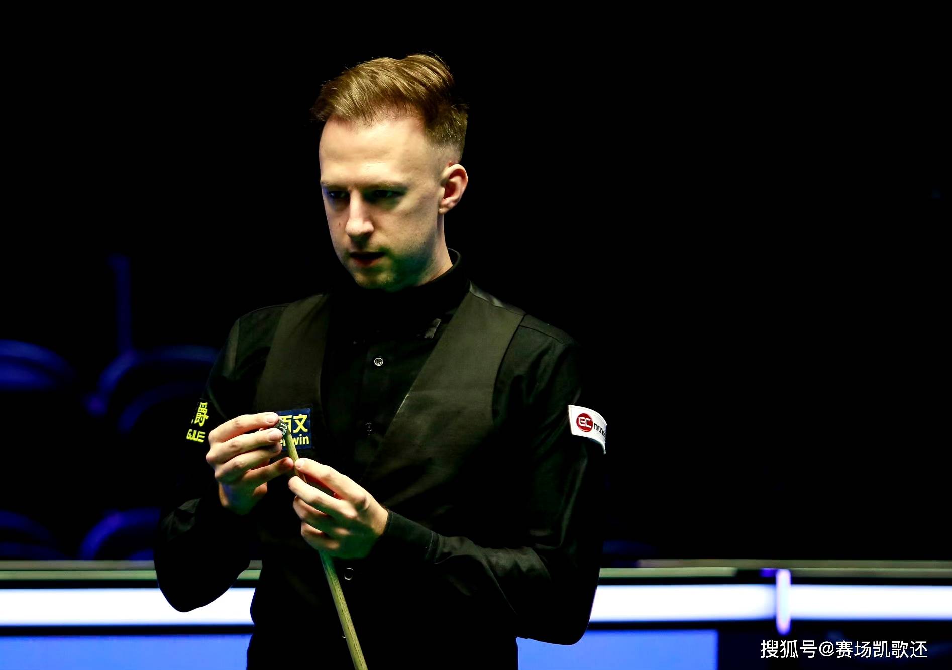 通过